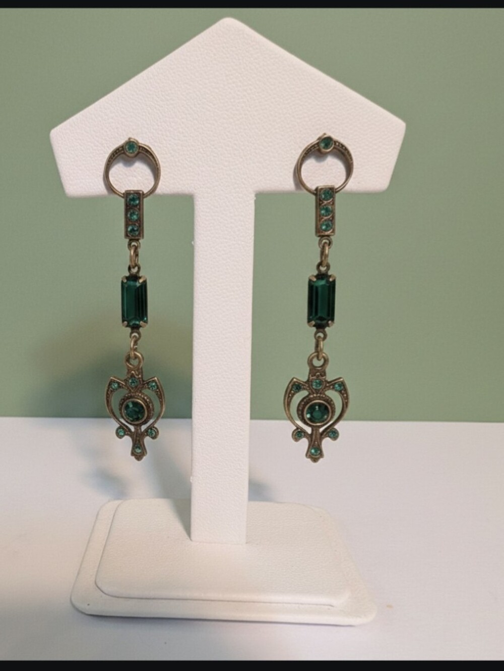 Vintage 1920s Art Deco Emerald Glass Lavalier Drop Earrings